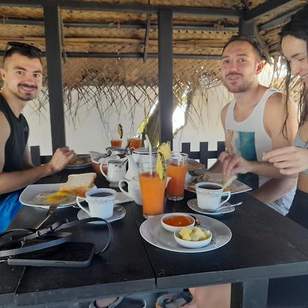 Love Birds Beach Hotel Matara Dış mekan fotoğraf