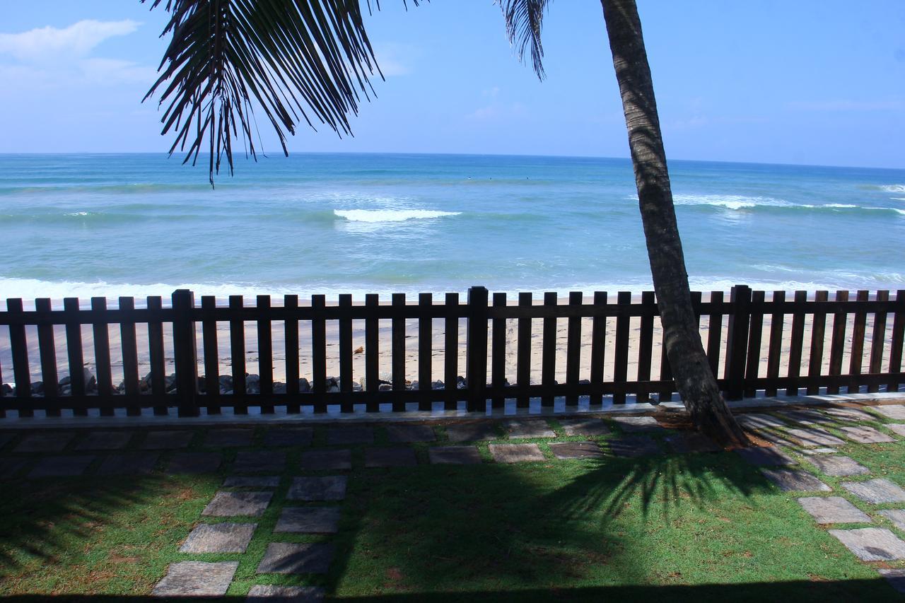 Love Birds Beach Hotel Matara Dış mekan fotoğraf